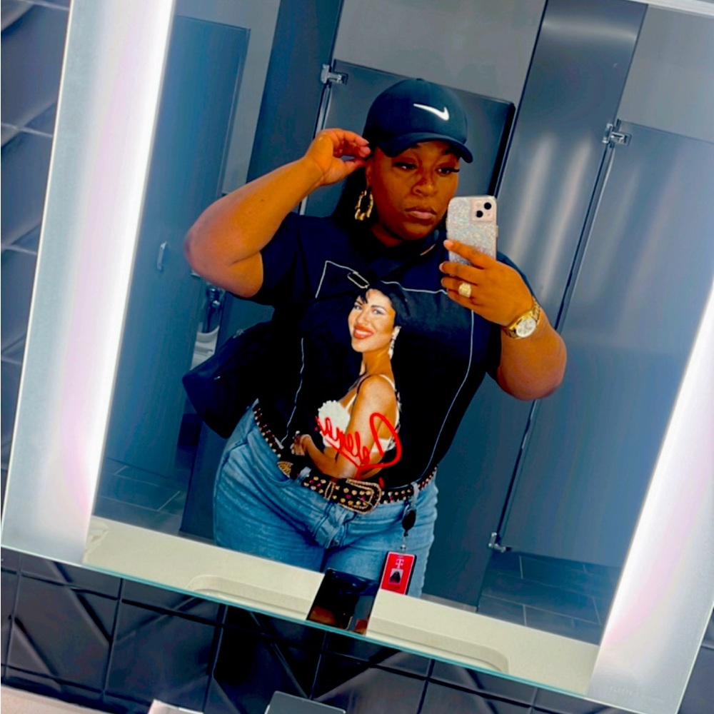 Meet your Posher, Ashley